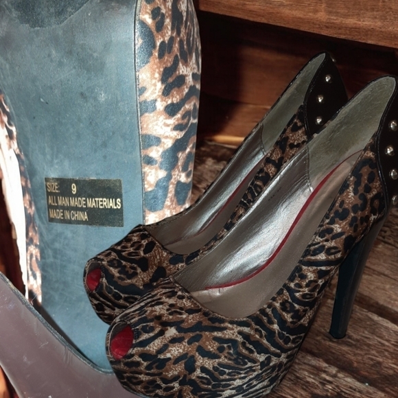 Veda Soul Animal Print  5in Heels - Picture 3 of 3